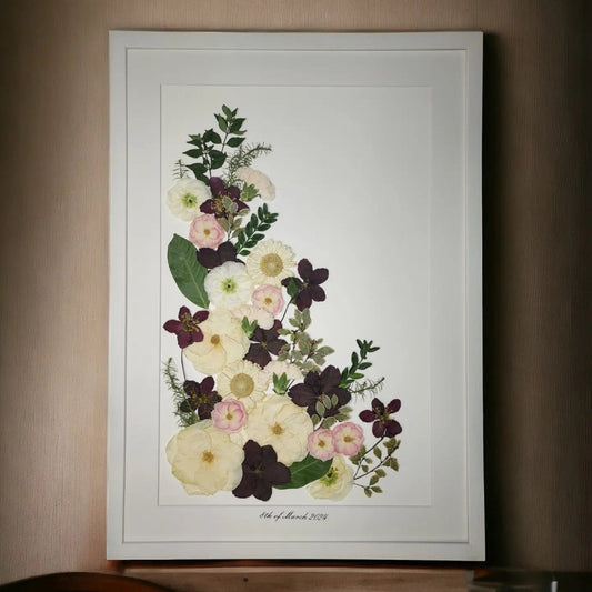 SIÓG Botanicals Garden (growing style) / White Wooden Frame Pressed Flower Art on Canvas: 50cm x 70cm